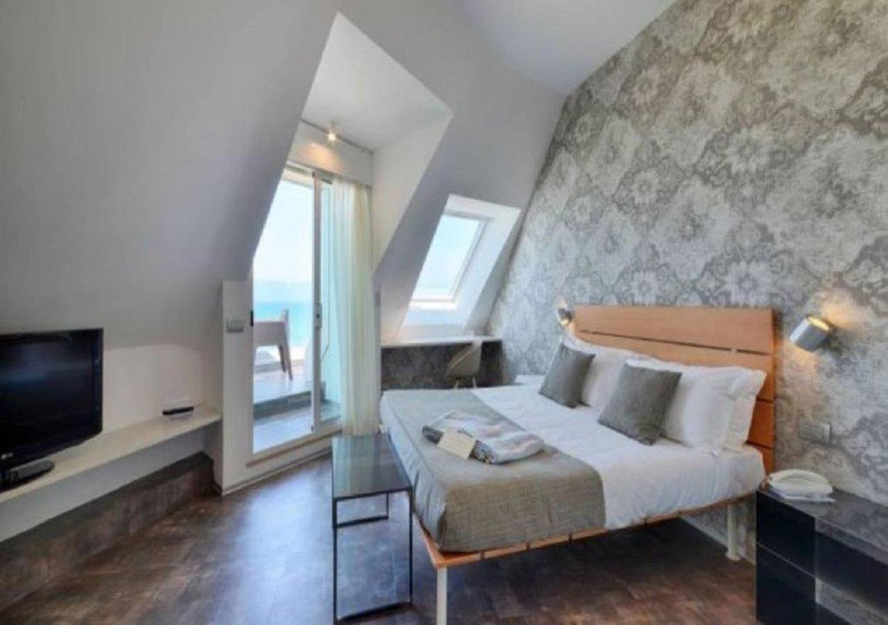 Hotel Rex - Fronte Mare Riccione Kültér fotó