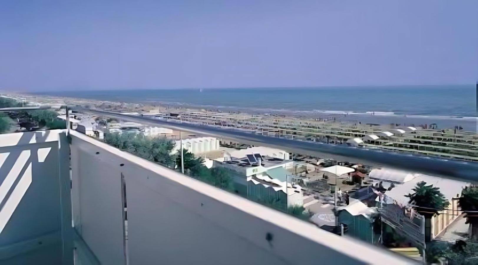 Hotel Rex - Fronte Mare Riccione Kültér fotó